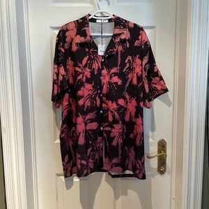 BNWT Men’s Hawaiian shirt